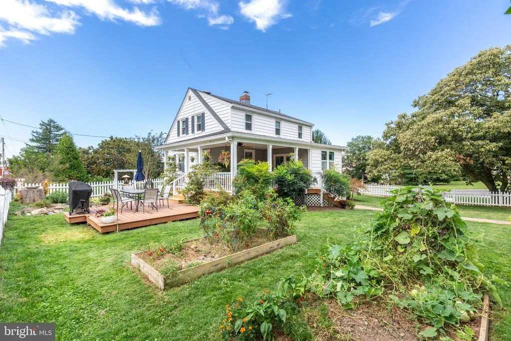 Photo of 701 LONGVIEW AVENUE