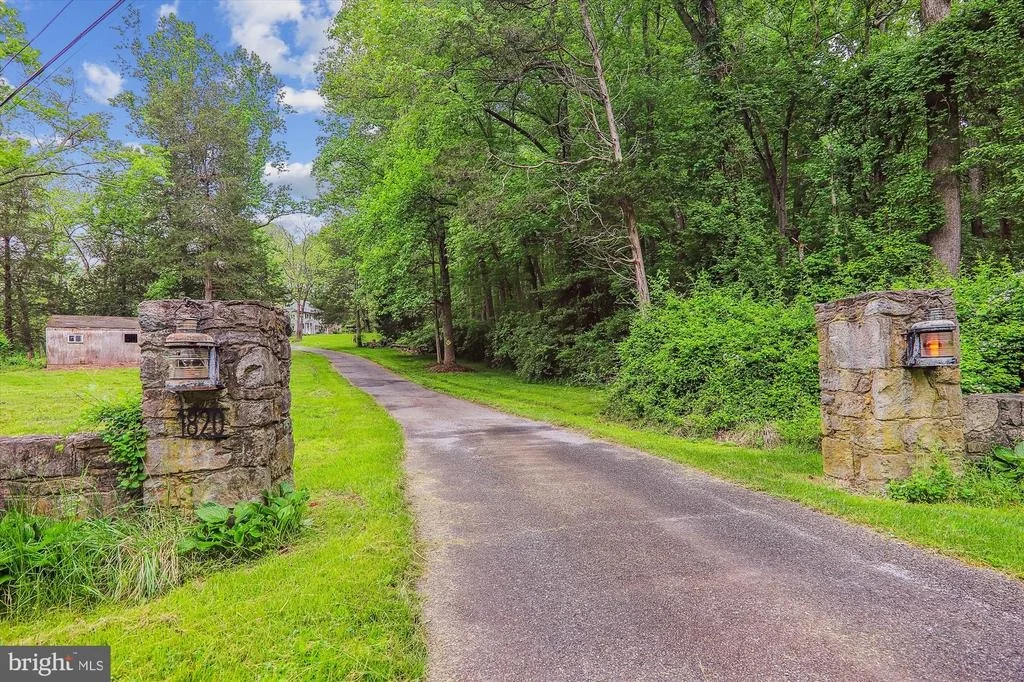 Photo of 1820 TUCKER LANE