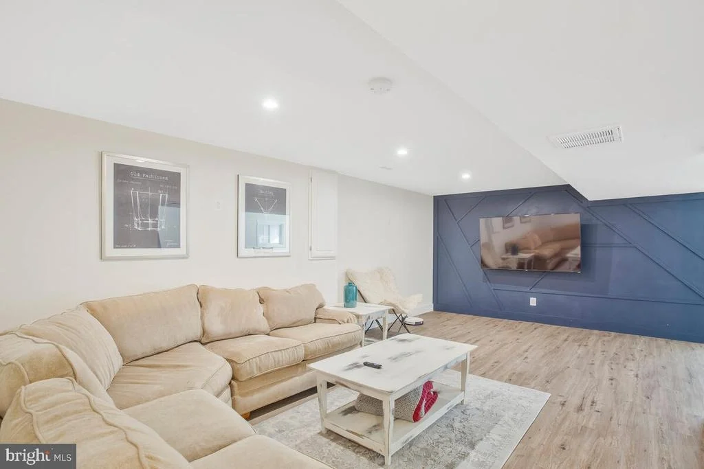 Photo of 11216 LAKEVIEW DRIVE
