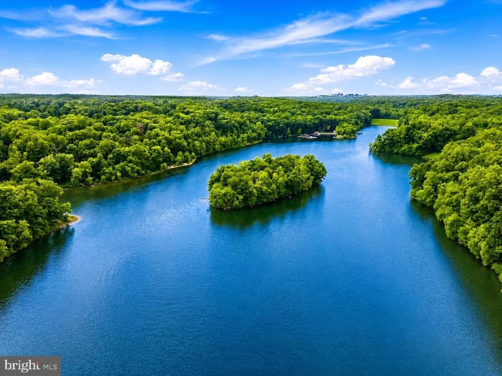 Photo of 5904 MUNCASTER MILL ROAD