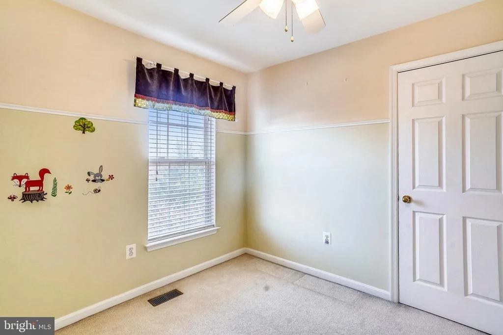 Photo of 2240 W GREENLEAF DRIVE