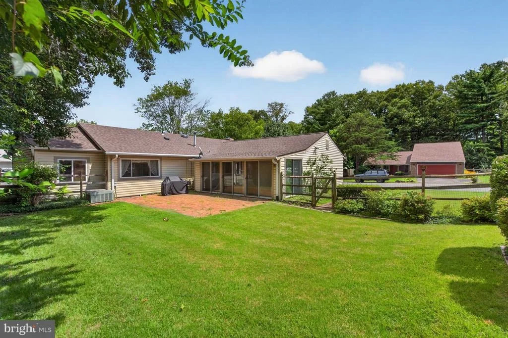 Photo of 323 AVONDALE DRIVE