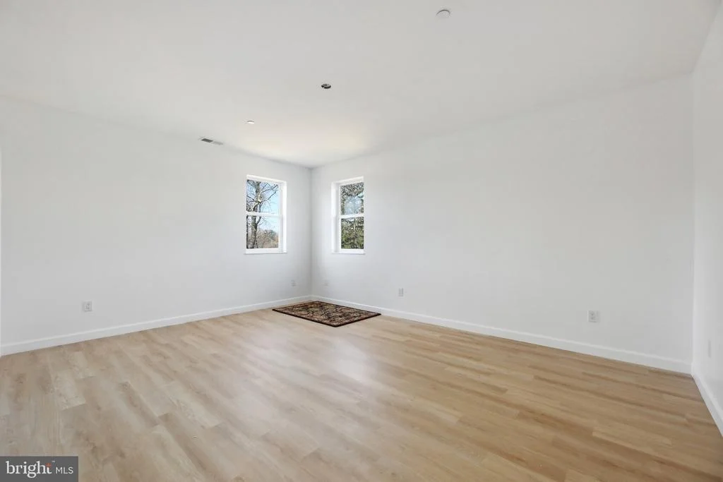 Photo of 8325 GROVE ANGLE ROAD