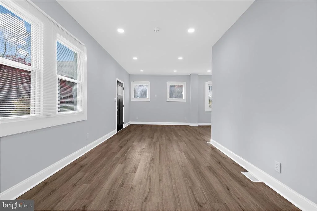 Photo of 726 HIGHWOOD DRIVE