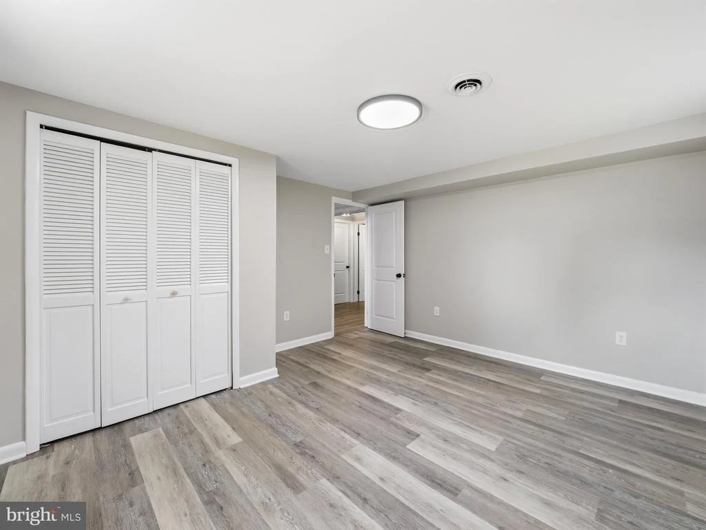 Photo of 17608 FOREST GLEN CIRCLE