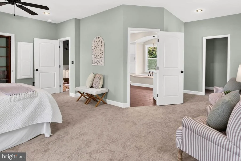 Photo of 4294 WOLF HILL DRIVE