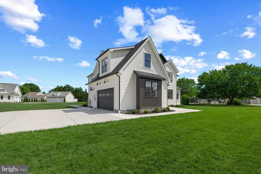 Photo of 3 PERSIMMON LANE