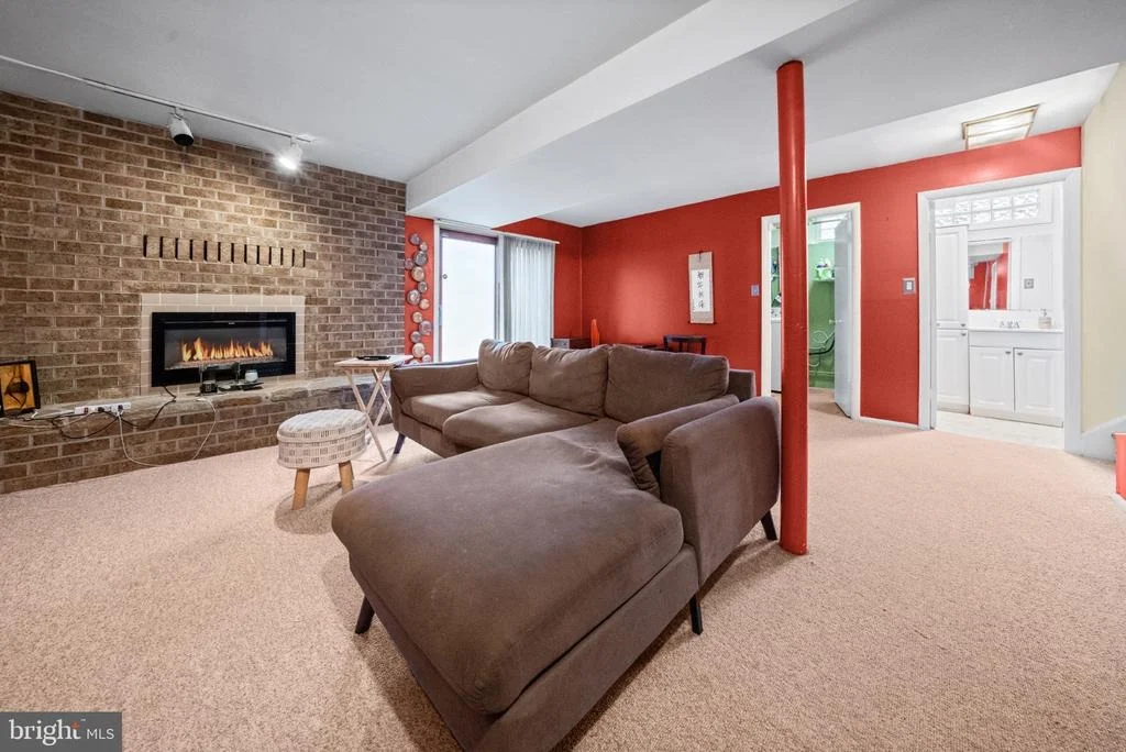 Photo of 6816 TIMBERLANE ROAD