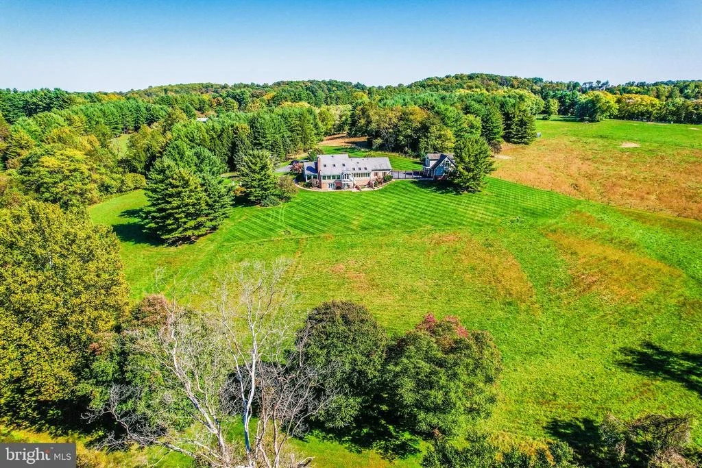 Photo of 1402 THURSTON ROAD