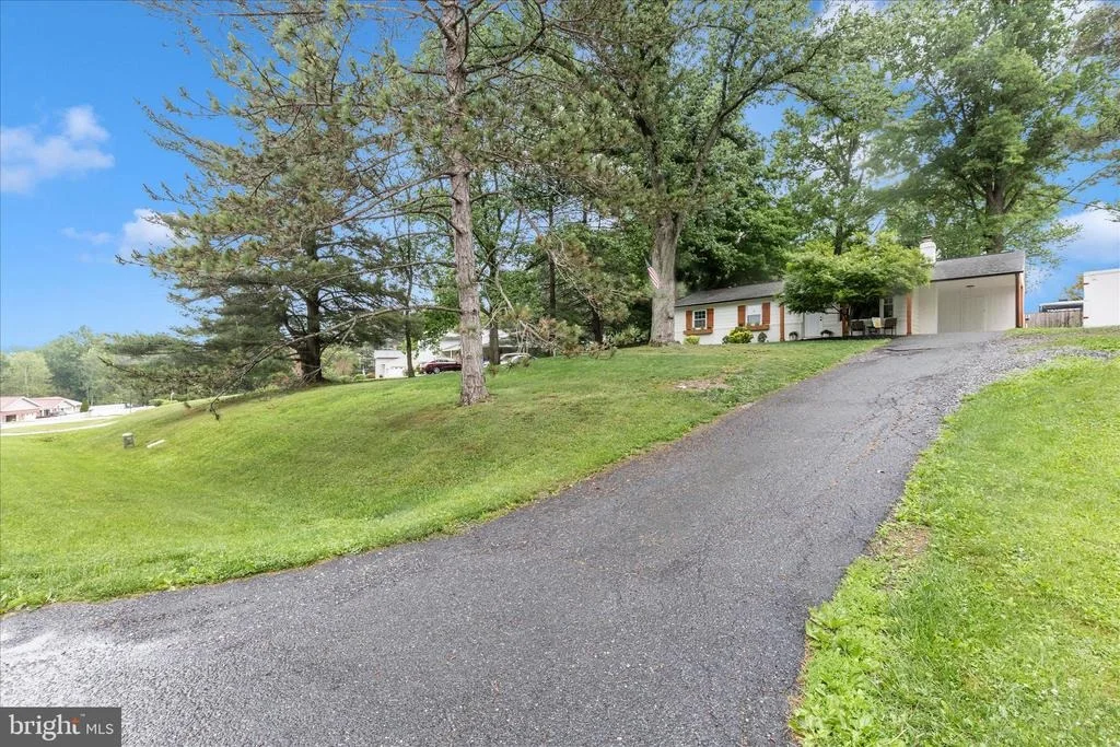 Photo of 28513 WOODVIEW DRIVE