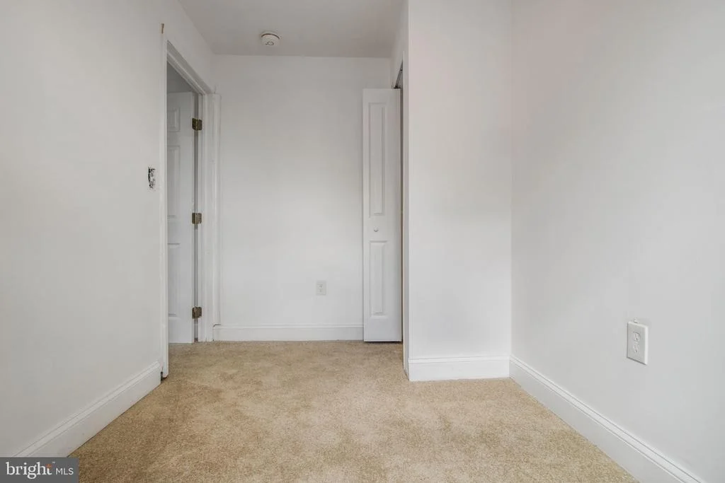 Photo of 5327 HAMLIN AVENUE