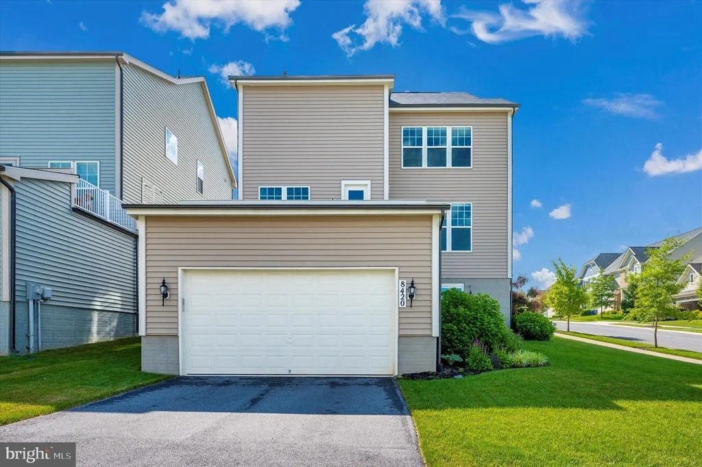 Photo of 8420 CLIFFVIEW LANE