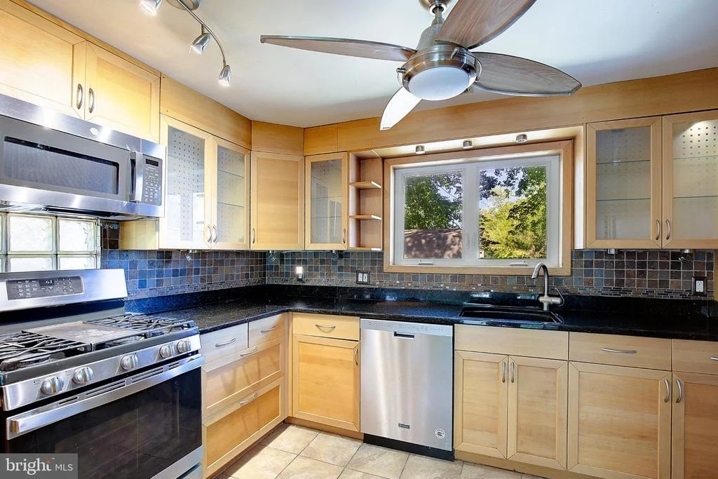 Photo of 1729 SHORE DRIVE