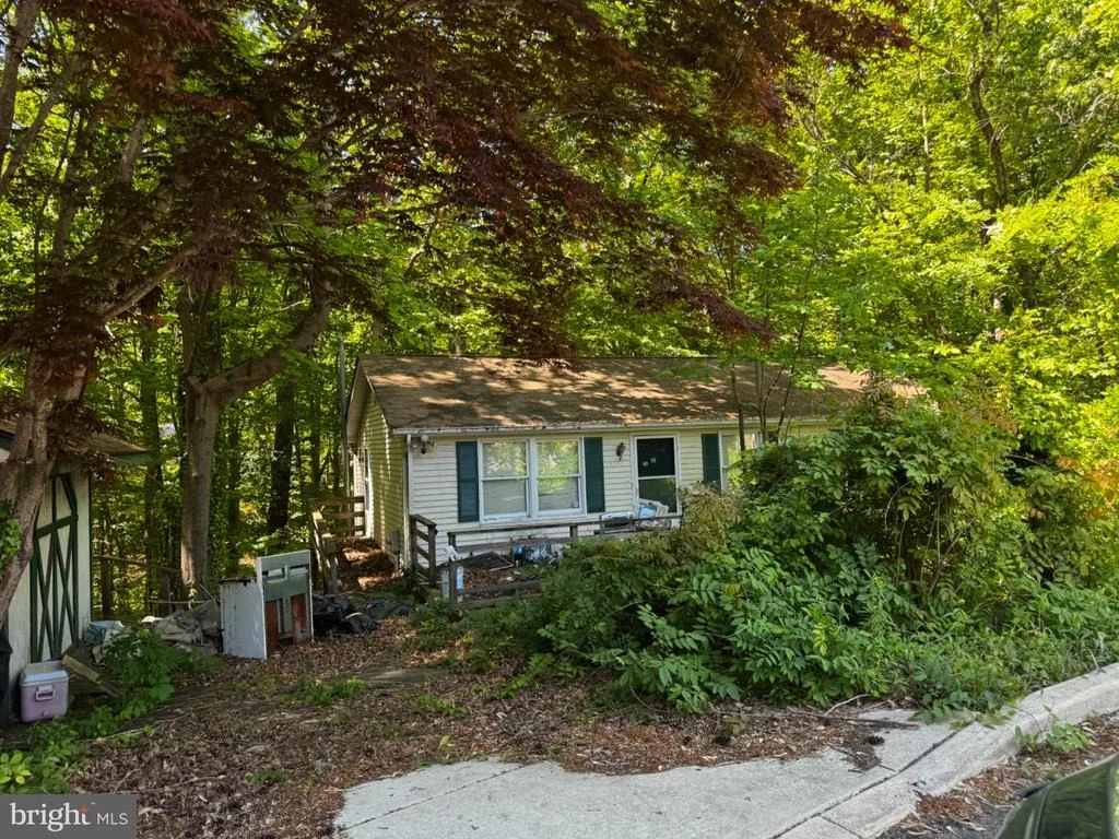 Photo of 913 AUGUSTUS DRIVE