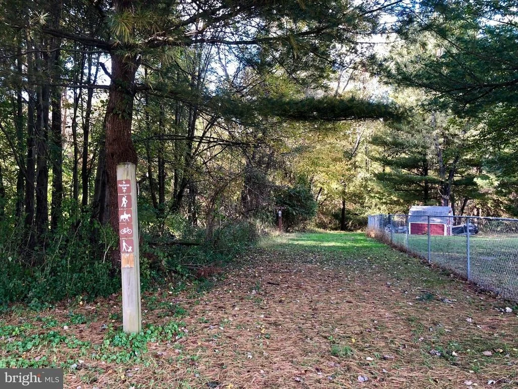 Photo of 18112 MUNCASTER ROAD