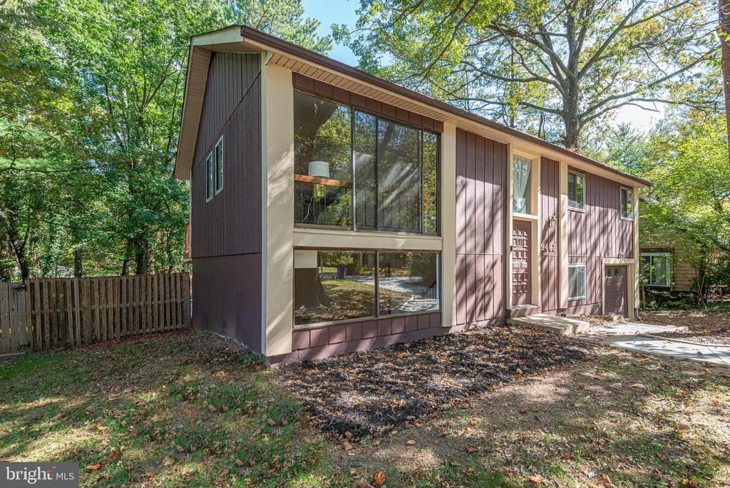Photo of 9467 MACOMBER LANE
