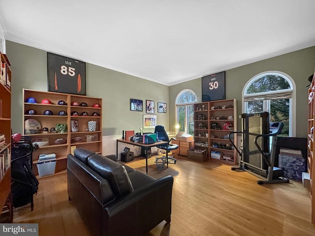 Photo of 325 SOAPSTONE LANE