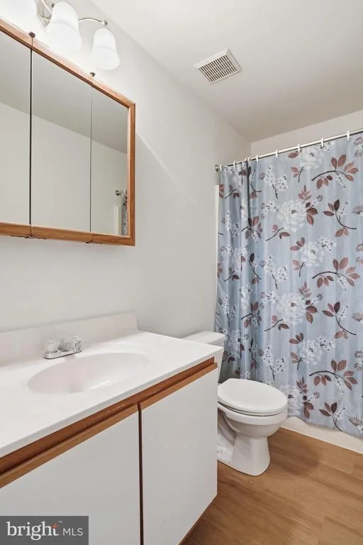 Photo of 5661 CRABAPPLE DRIVE