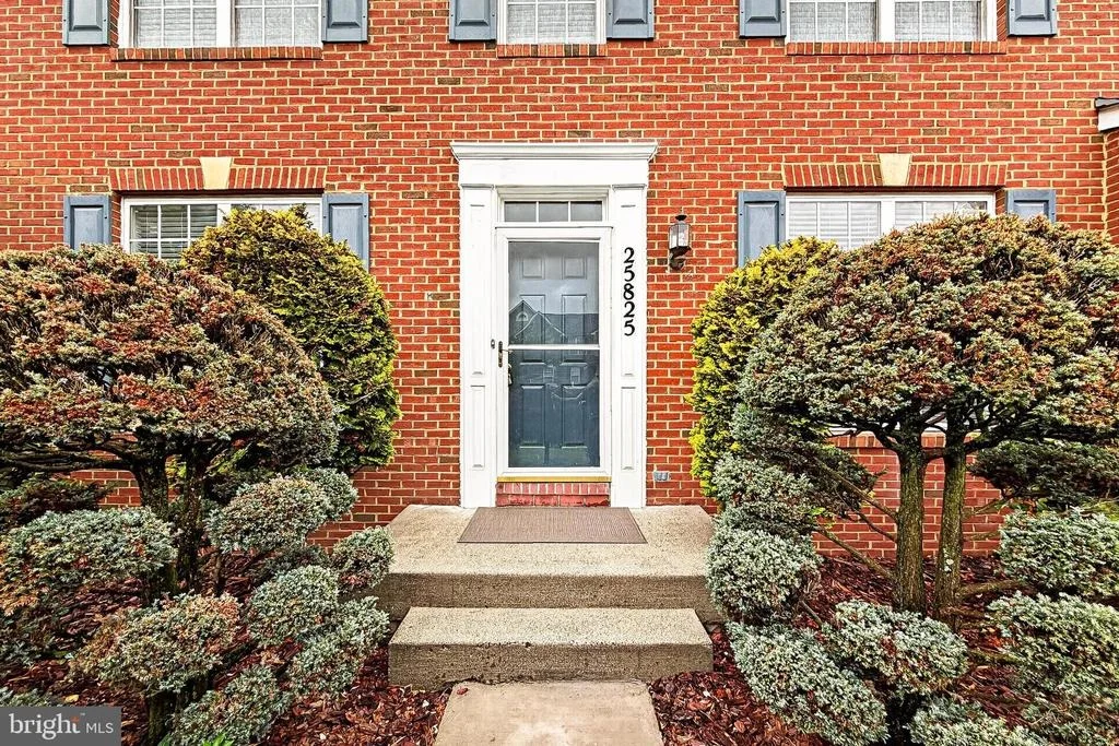 Photo of 25825 SPRING FARM CIRCLE