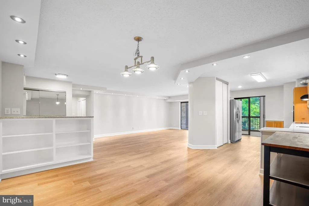 Photo of Unit 601 at 5904 MOUNT EAGLE DRIVE