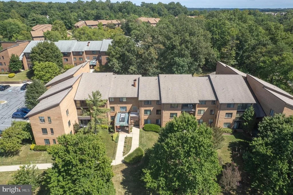 Photo of Unit 863E at 15301 PINE ORCHARD DRIVE