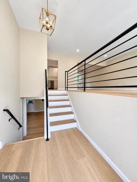 Photo of 806 SUNSET DRIVE