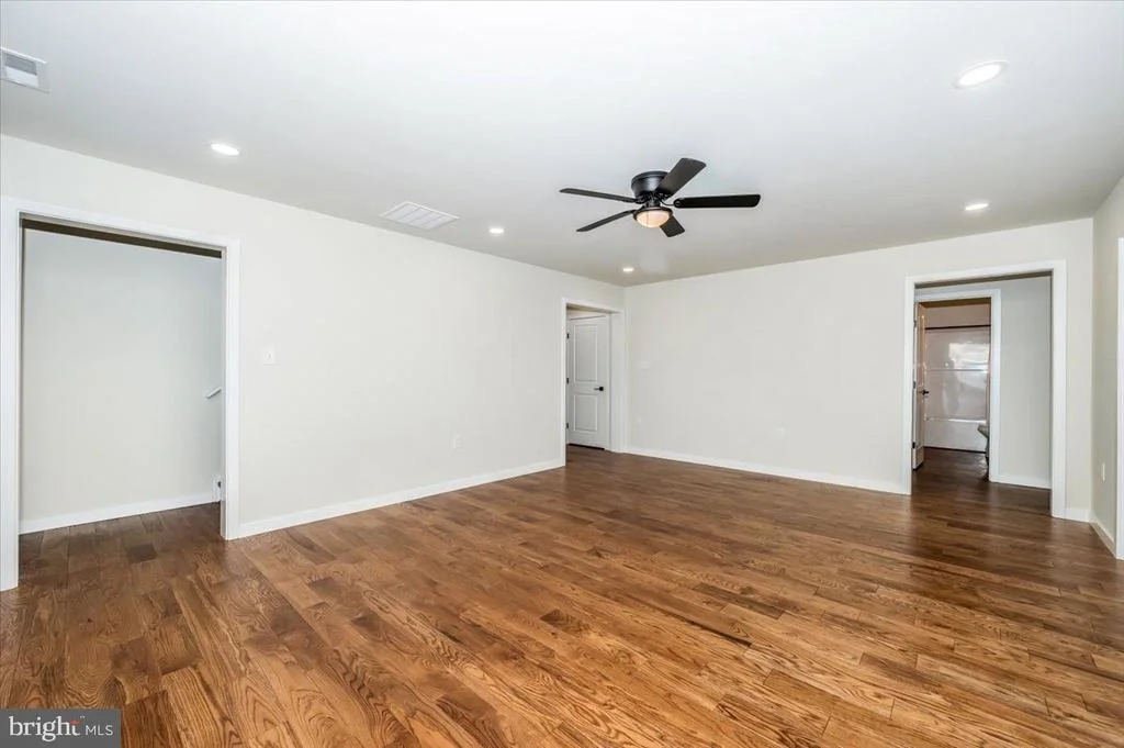 Photo of 460 SHADE TREE LANE