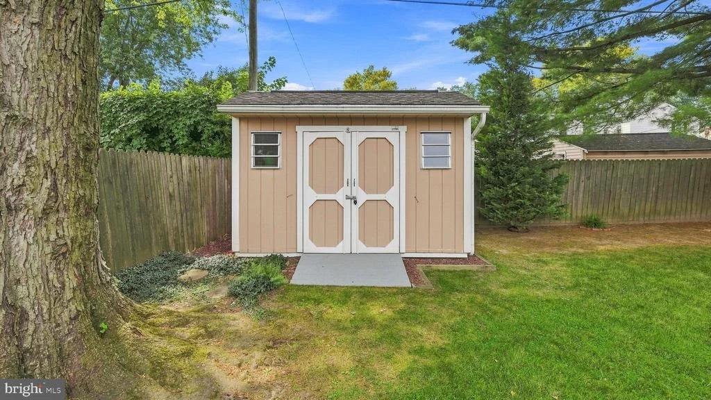 Photo of 424 EVANS AVENUE