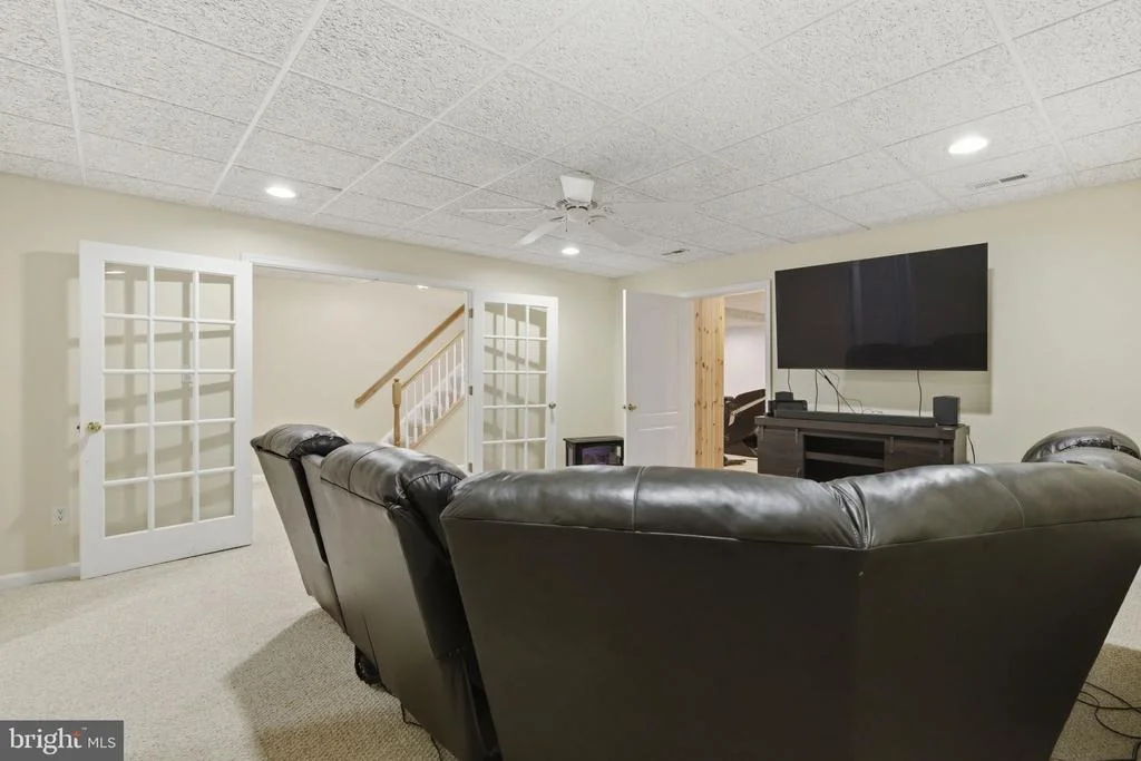Photo of 922 SIDEHILL DRIVE
