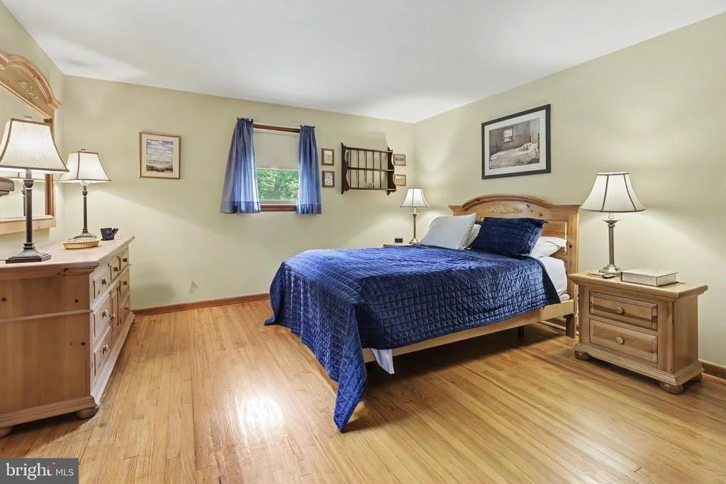 Photo of 2048 BUSTLETON ROAD