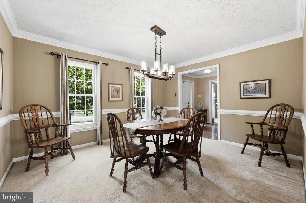 Photo of 6913 SOVEREIGN PLACE