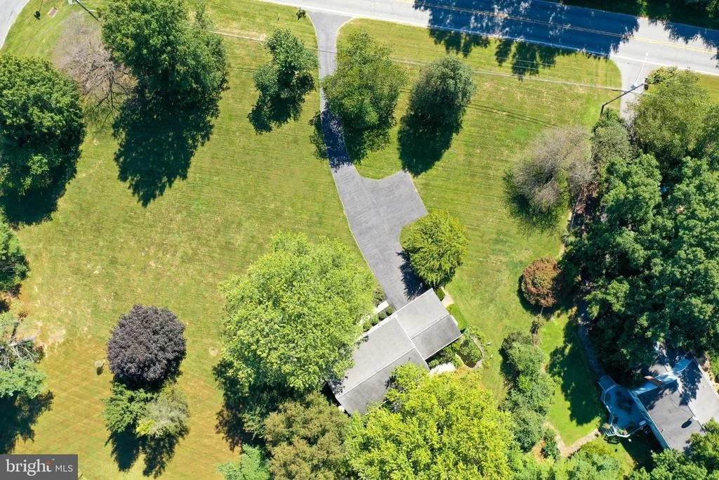 Photo of 9301 HUNTMASTER ROAD