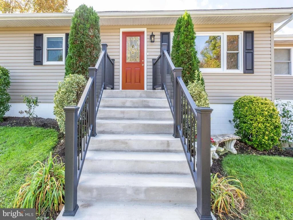 Photo of 6740 BRISCOE TURN ROAD