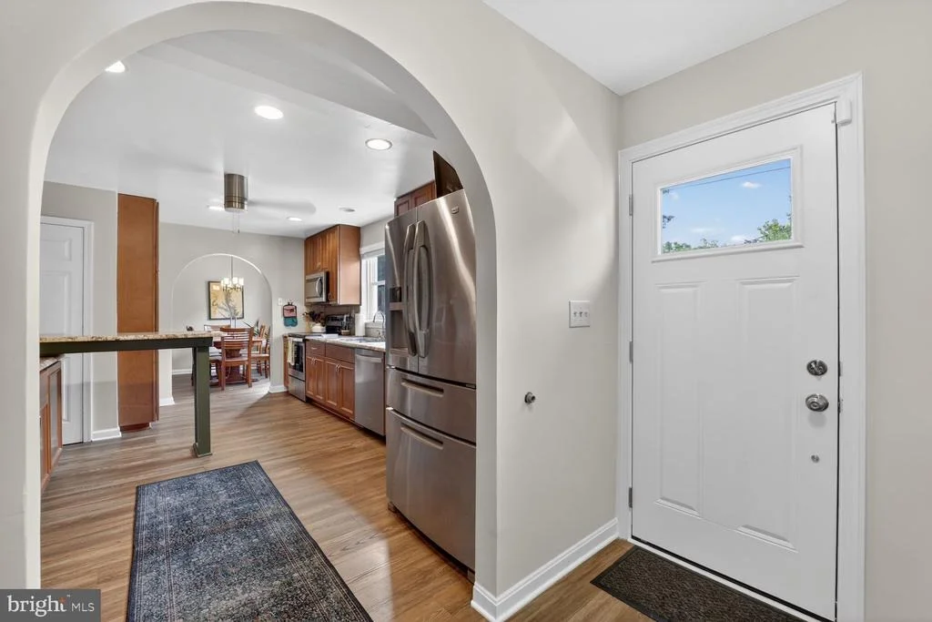 Photo of 10123 CAPITOL VIEW AVENUE