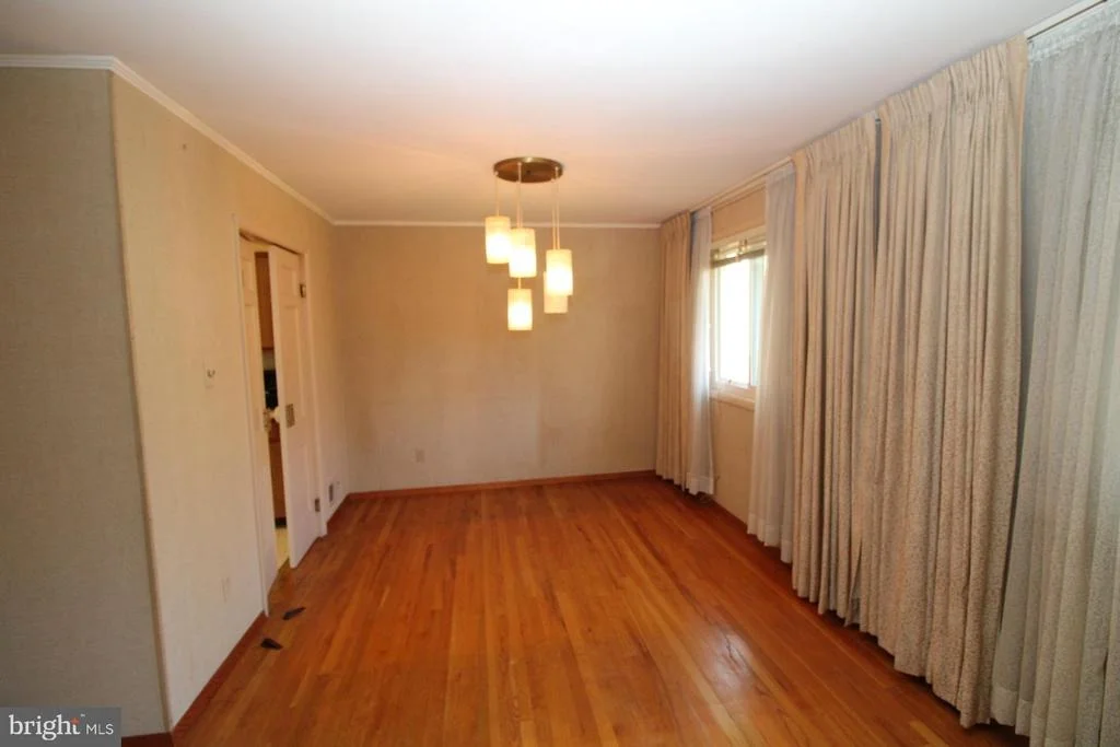 Photo of 1222 DOWNS DRIVE