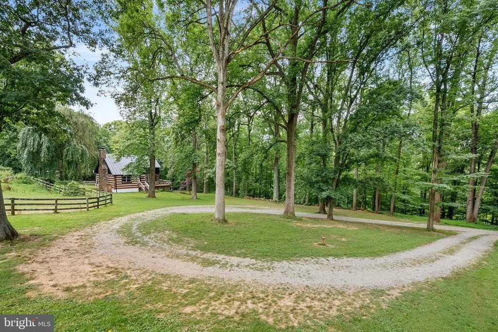 Photo of 1263 FROGTOWN ROAD