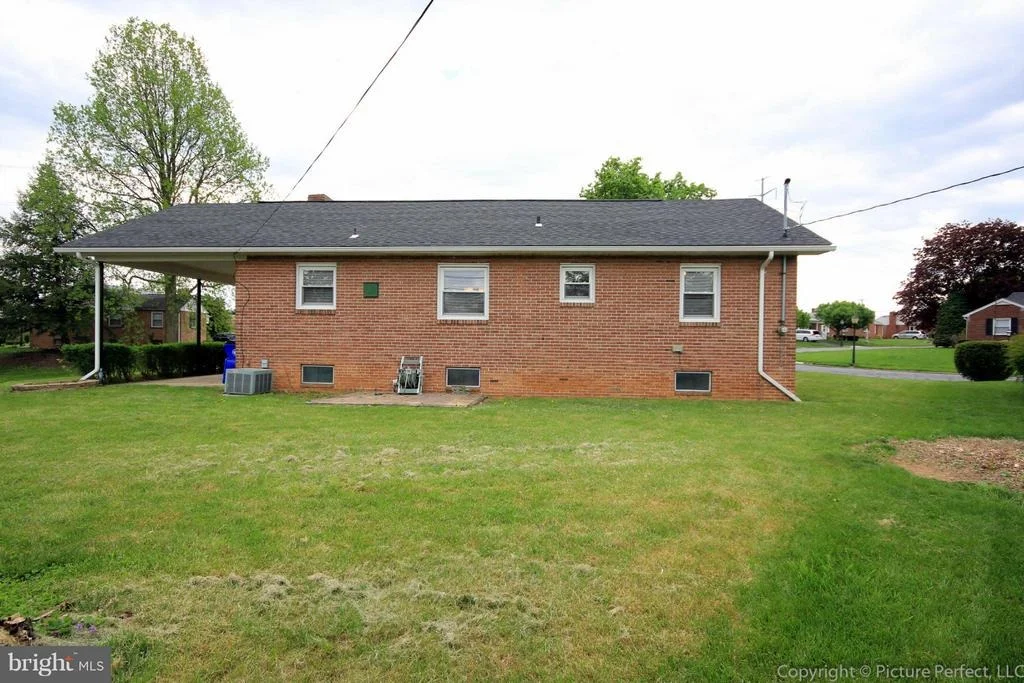 Photo of 407 DELAWARE ROAD
