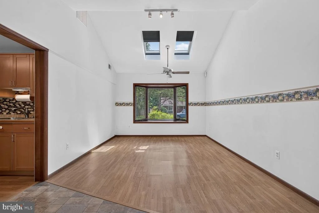 Photo of 323 AVONDALE DRIVE