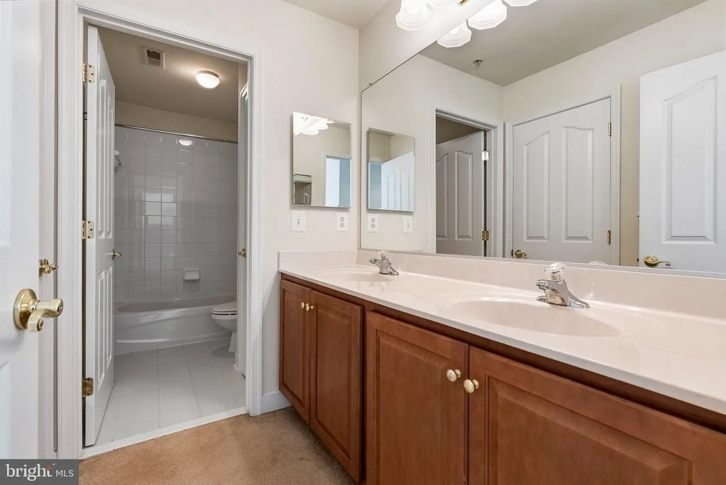 Photo of 915 ZENITH DRIVE