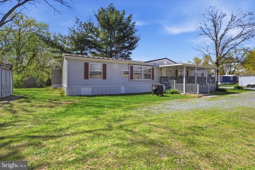 Photo of 11125 LAKESIDE DRIVE