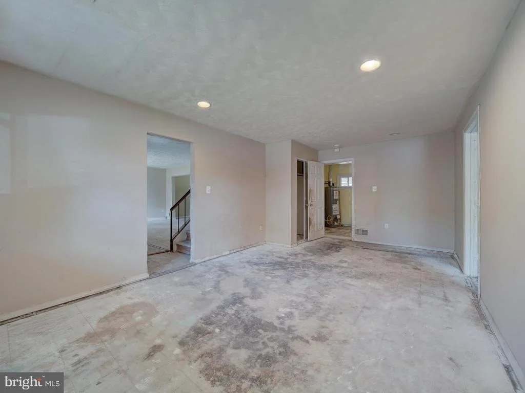 Photo of 9303 KIMBARK AVENUE