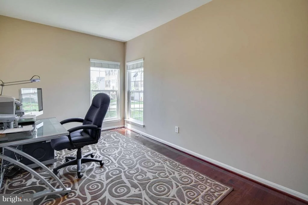 Photo of 5926 FAIRLEE ROAD