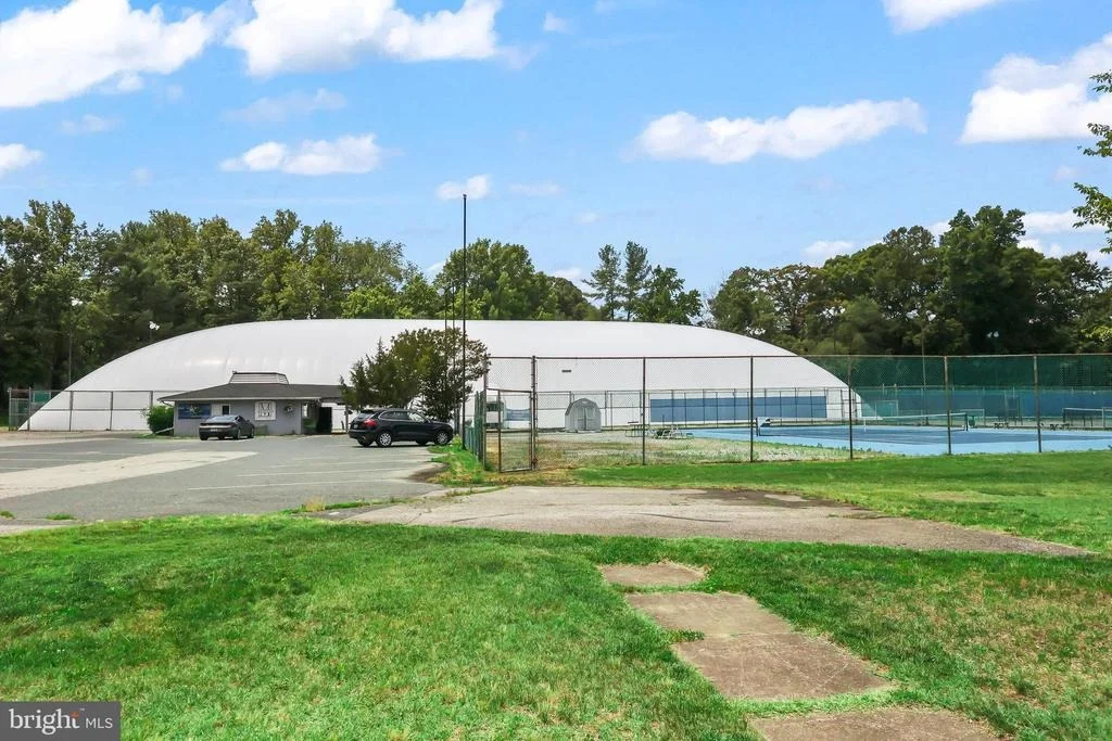 Photo of 16008 FAIRWAY DRIVE