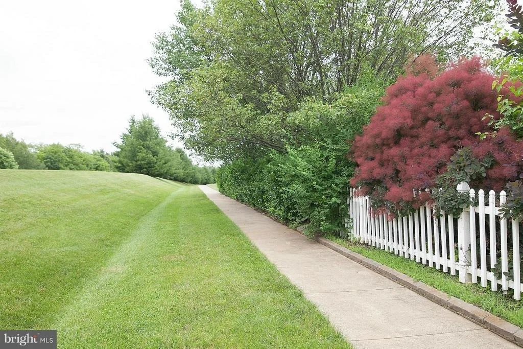 Photo of 302 MOORES BRANCH CIRCLE