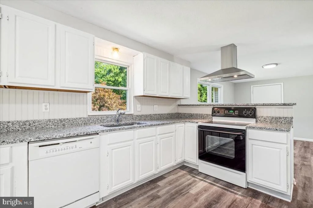 Photo of 6347 DAVIS ROAD