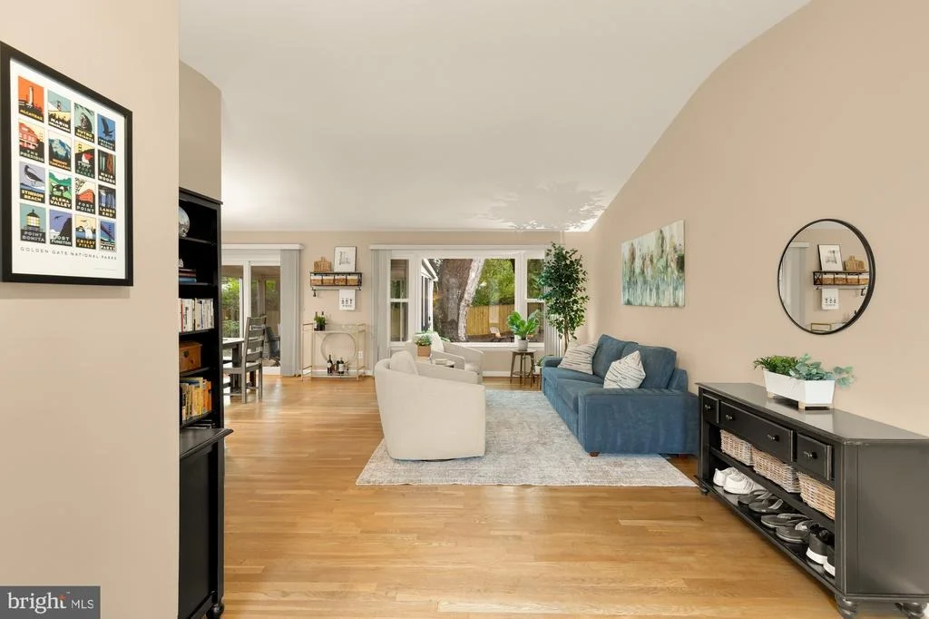 Photo of 1024 DEVERE DRIVE