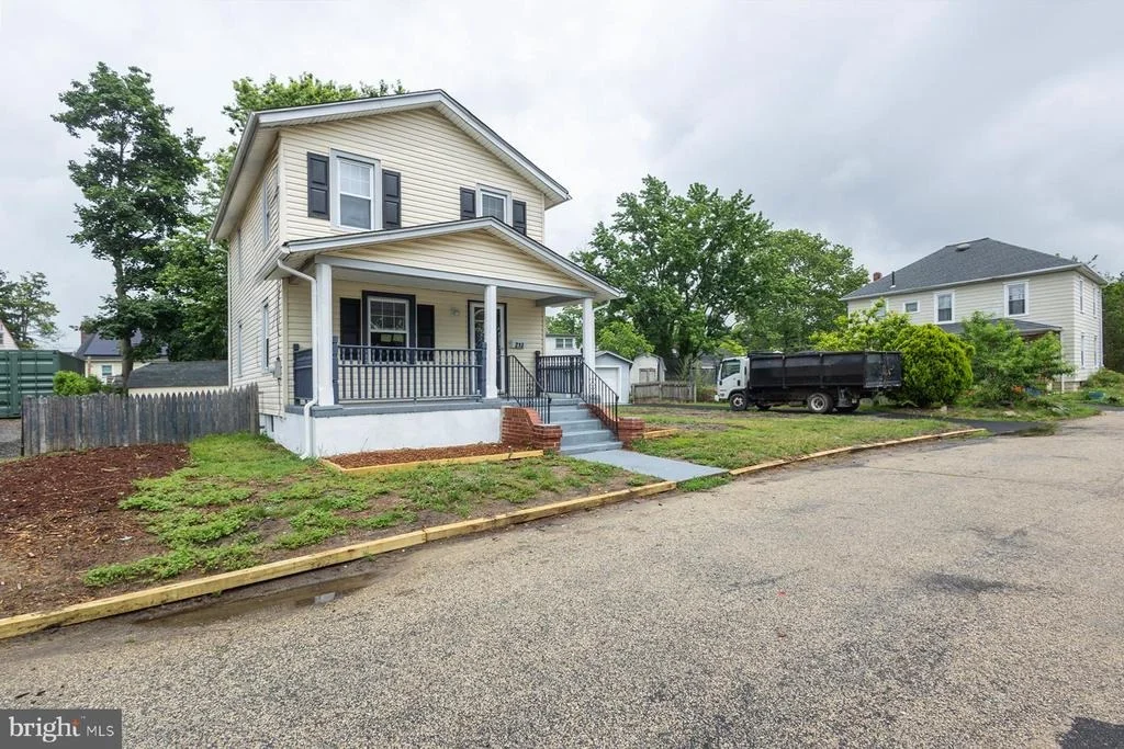 Photo of 213 BRYANT AVENUE