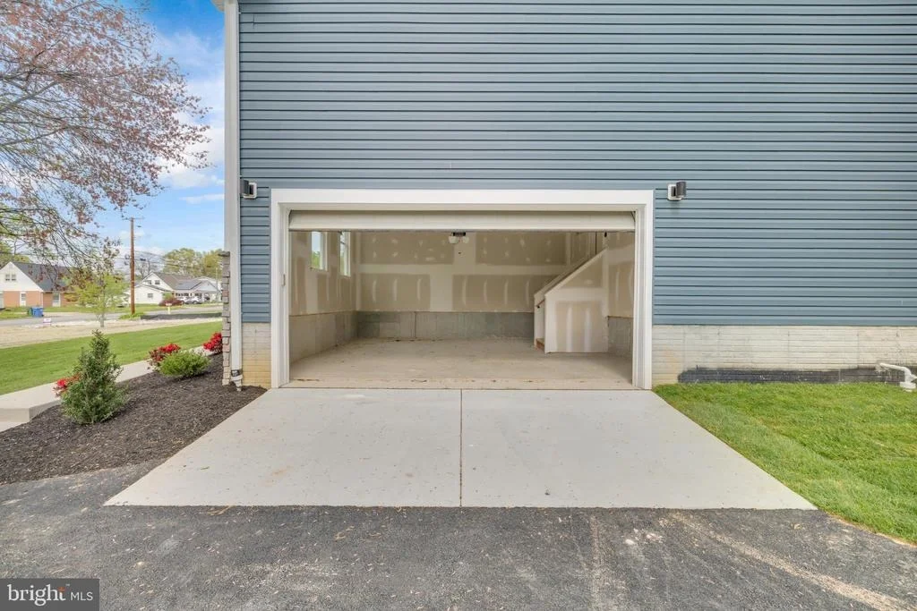 Photo of 413 TRIMBLE ROAD