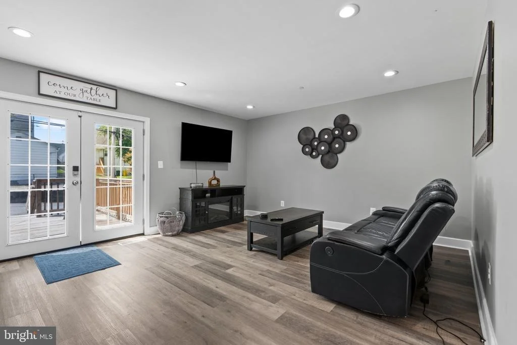 Photo of 209 W EDGEVALE ROAD