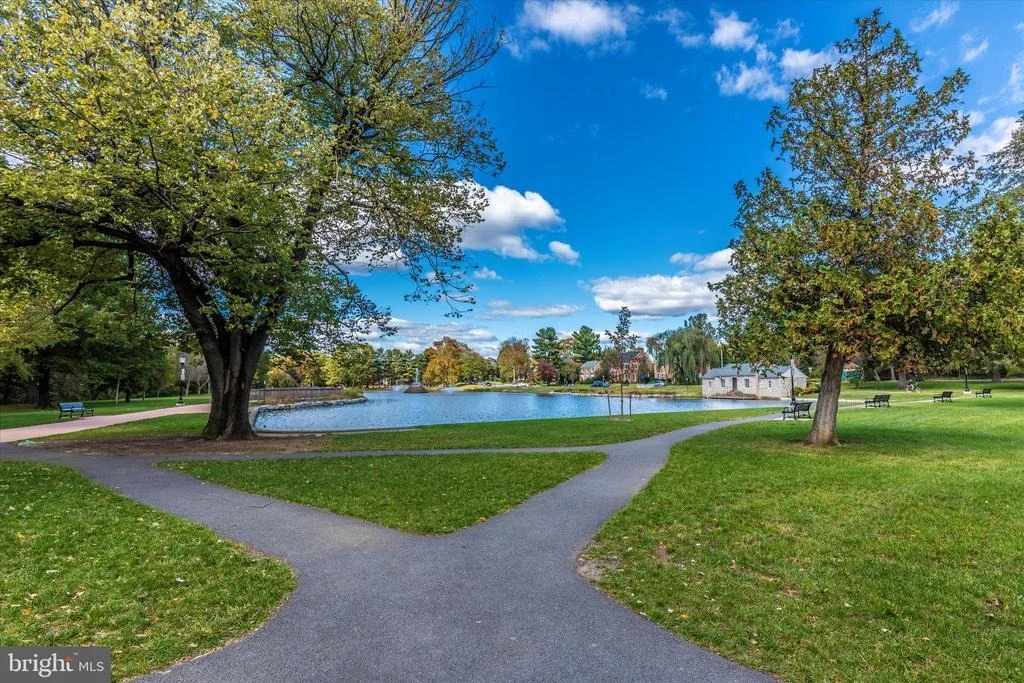 Photo of 408 CARROLL PARKWAY